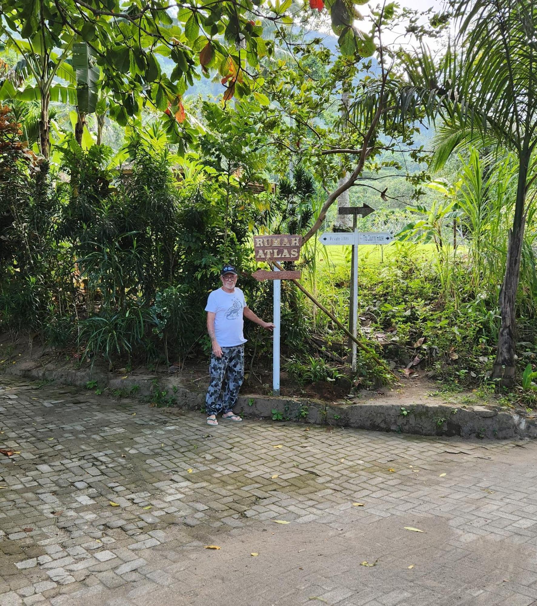 Rumah Atlas Villa Senggigi Exterior photo